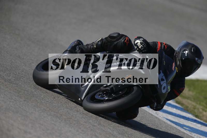 /Archiv-2024/02 29.01.-02.02.2024 Moto Center Thun Jerez/Gruppe schwarz-black/170